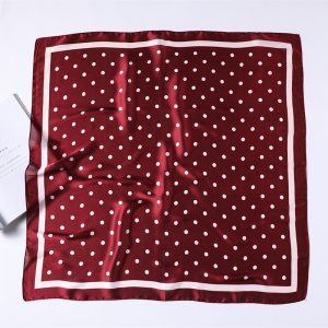 Foulard femme rouge pois