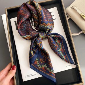 Carré de Soie Bleu Femme