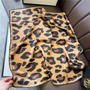 Foulard soie léopard marron