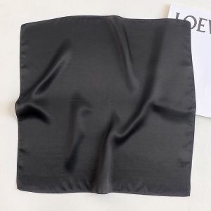 Foulard Femme en soie noir