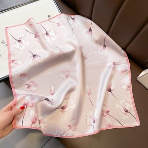 Foulard en soie rose