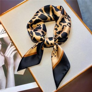 Foulard Léopard Adriana