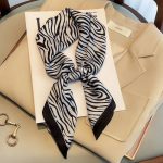Foulard Imprimé Léopard Blanc et Noir