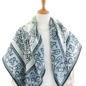 Foulard Carré bleu clair