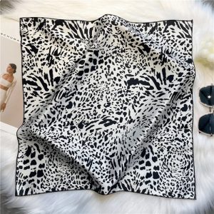 Foulard Blanc et Noir