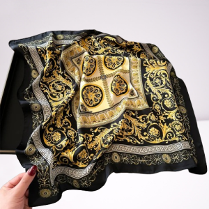 Foulard Carré Noir Doré Femme