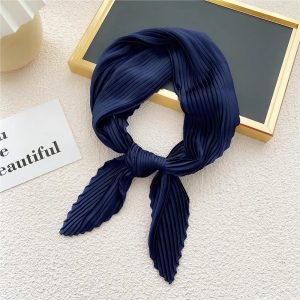 Foulard plissé bleu marine pour femme